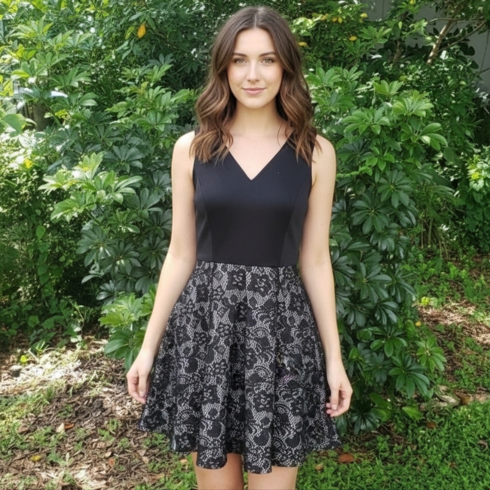 🚨NEW FRANCESCA'S Blue Rain Black Lace Fit & Flare Dress Party Size Medium